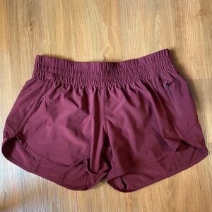 Lululemon 4in Tracker shorts SZ 10